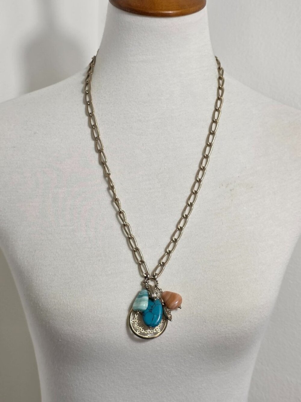 Vintage 80's Liz Claiborn Gold Tone Charm Necklace Oval Link & Cluster of Charms